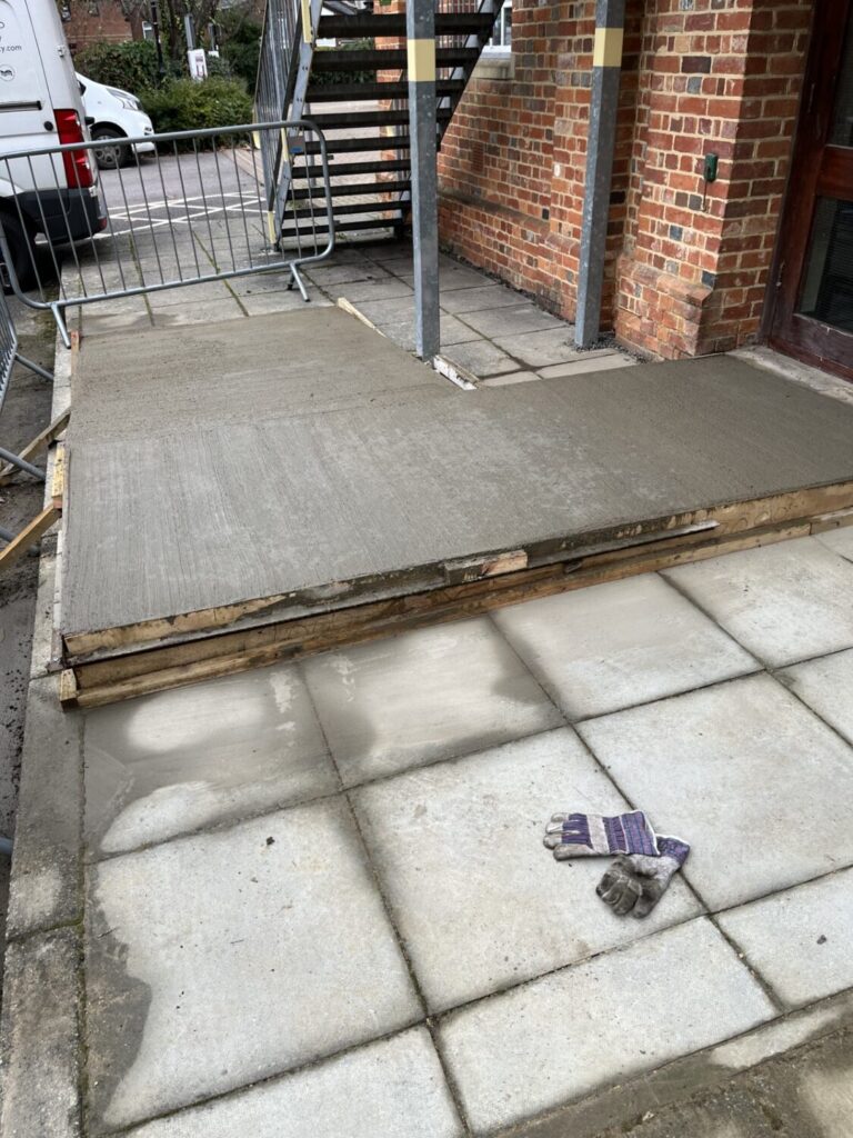 Concrete pour on Alresford ramp