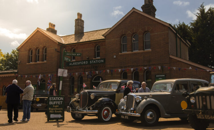 Alresford Station - Guided Tours - Edward Maton