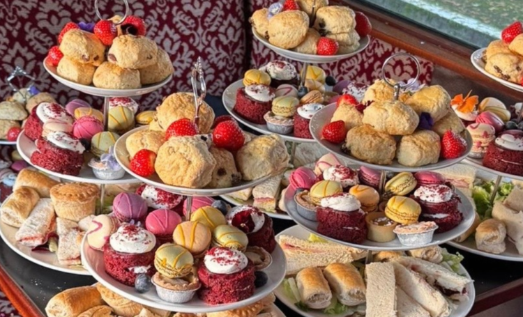 festive afternoon tea - resized 1000 x 620